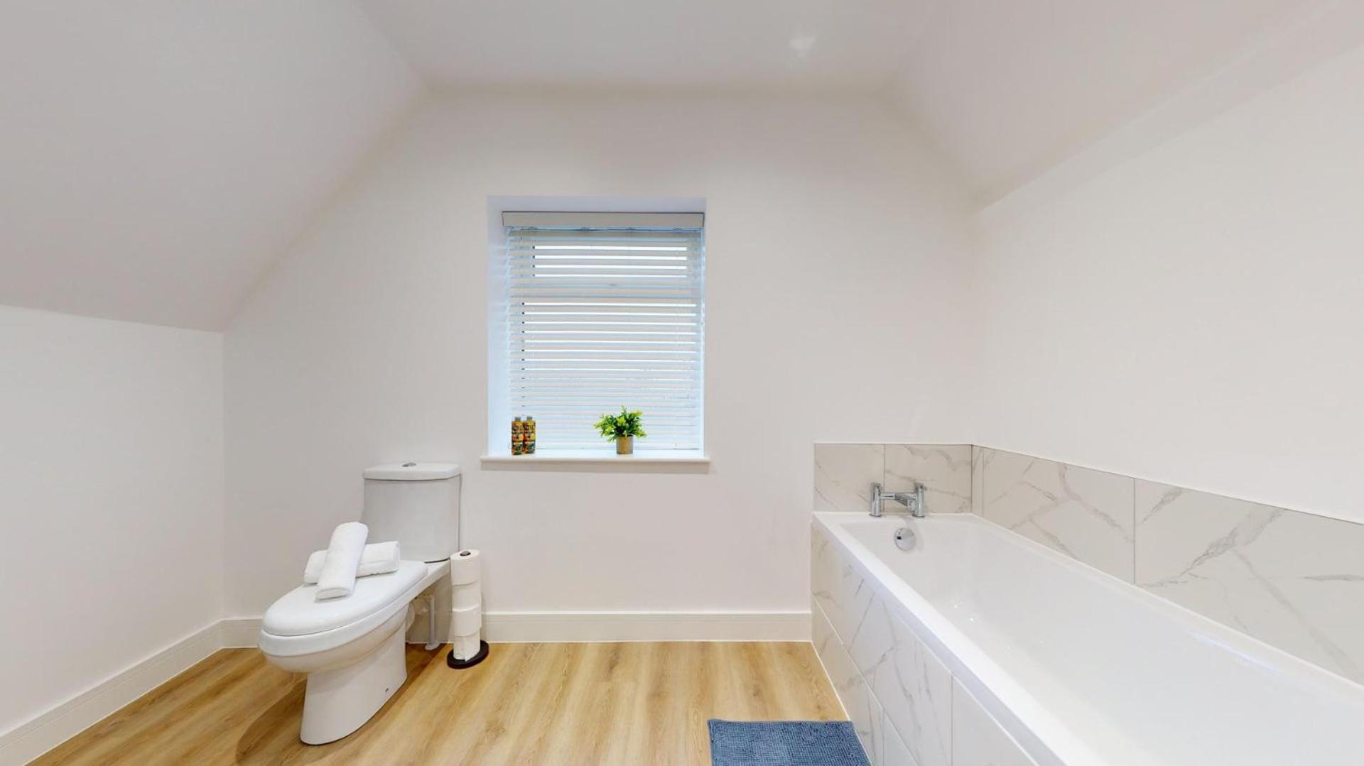 Impressive Two Bedroom | Wifi カーディフ エクステリア 写真