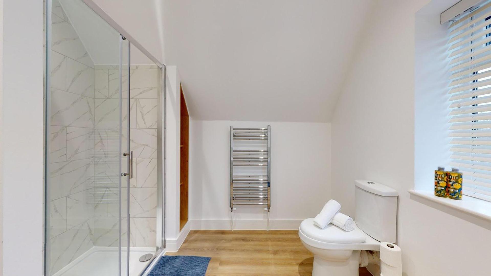 Impressive Two Bedroom | Wifi カーディフ エクステリア 写真